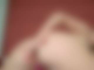 Live cam show with Liloukatt - Spank on makecum.org