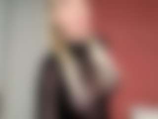 Live cam show with Liloukatt - Camel Toe on mypornchat.com