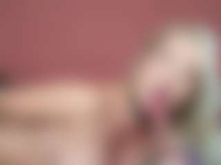 Live cam show with Liloukatt - Shaved Pussy on SmokeAndPoke