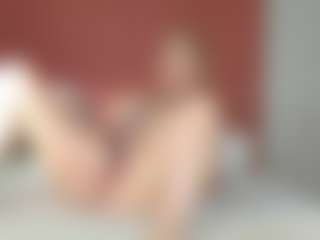 Live cam show with Liloukatt - Blonde Hair Shaved Pussy on madthumbs