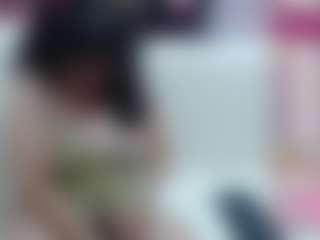 Sucker Drool MILF webcam performer live streaming