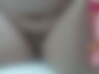 Live cam show with Sucker Drool - Brown Hair MILF on Milfs Live