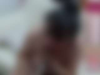 Sucker Drool MILF webcam performer live streaming