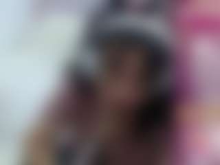 Sucker Drool MILF webcam performer live streaming