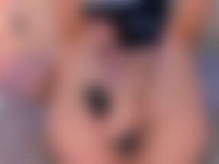 Live cam show with CatarinaMayer - Striptease on Cam Slut