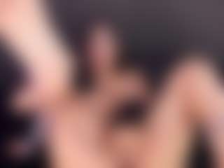 Live cam show with Cherry Snow - Teen (18+) on Livezox