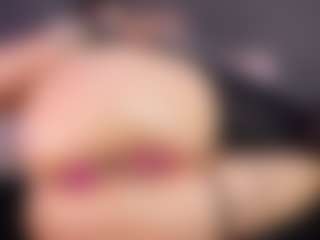 Live cam show with Cherry Snow - Smoking on Camsoda