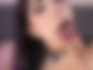 Live cam show with Cherry Snow - Oil on CamwithHer