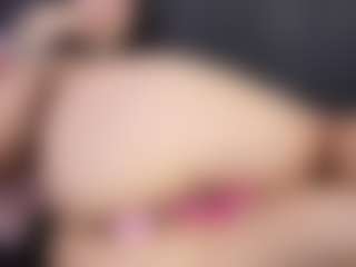 Live cam show with Cherry Snow - Red Hair HD on Camsoda