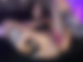 Live cam show with Cherry Snow - Spank Red Hair on xplaylive.com