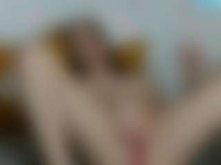 Live cam show with IninityKitty - Skinny on Camsoda