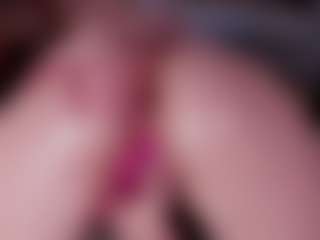 Live cam show with Kloe - Body Massage on AdultVida.com