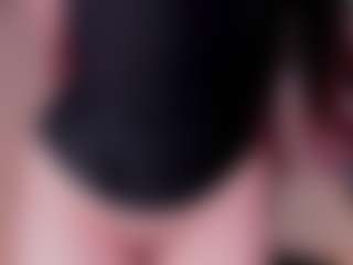 Live cam show with Kloe - Natural on Stripli.com
