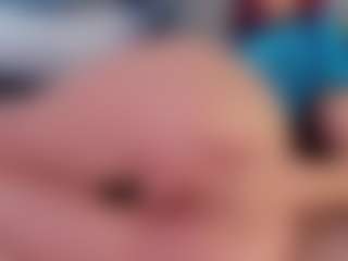 Live cam show with Kloe - Foot Fetish on milfzrlive.com