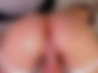 Live cam show with Kloe - Wet on Camsoda