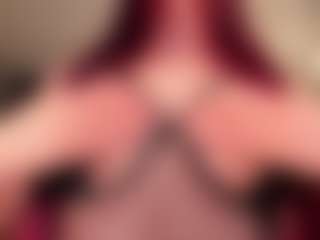 Live cam show with Kloe - Green Eyes on madthumbs