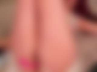 Live cam show with Kloe - Skinny on Camsoda