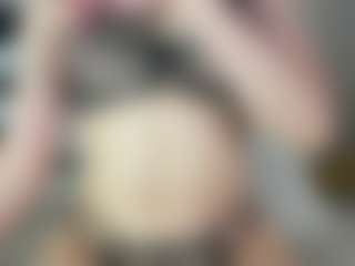 Kloe's Live Sex Cam Show