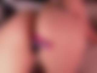 Live cam show with Kloe - Public Red Hair on Camming Site