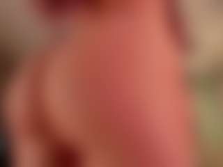 Live cam show with Kloe - Spank on Dare Cams