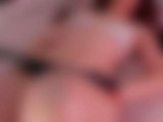 Live cam show with Kloe - Skinny on livesuperchat.net