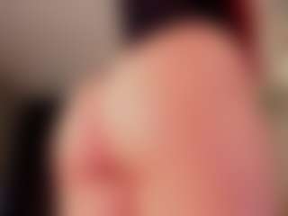 Kloe's Live Sex Cam Show