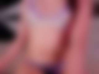 Live cam show with Kloe - Sensual on CamClone