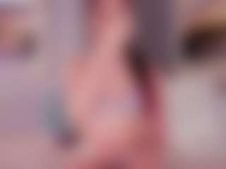 Spettacolo in cam dal vivo con Kloe - Toys su Camsoda