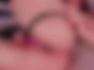 Live cam show with Kloe - Sensual on intimatelivegirls.com