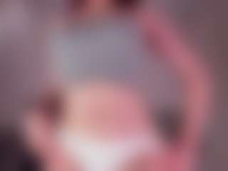 Live cam show with Kloe - Body Massage on live.xheat.ai