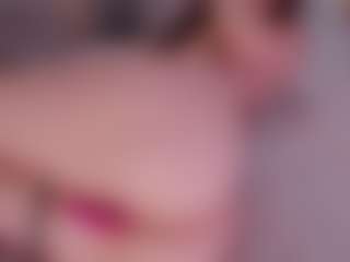Live cam show with Kloe - Skinny on Soda Cam