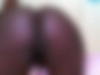 Live cam show with Burberrie - Average on crypto-cams