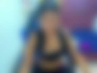 Live cam show with emilyrosse04 - Facial on Camsoda