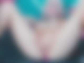 Live cam show with melany-blair - Camel Toe on Dolls Live