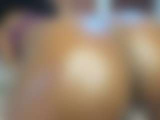 Live cam show with Paradise-Foxxx - Teen (18+) on livesuperchat.net