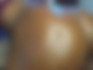 Live cam show with Paradise-Foxxx - Ebony on Camsoda