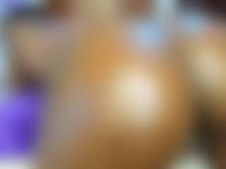 Live cam show with Paradise-Foxxx - Ebony Teen (18+) on Free Soda