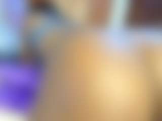 Live cam show with Paradise-Foxxx - Ebony Teen (18+) on Milf Play