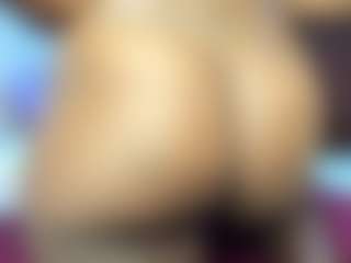 Live cam show with Paradise-Foxxx - Ebony on Camsoda | united states