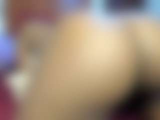 Live cam show with Paradise-Foxxx - Tease Black on Camsoda | united states