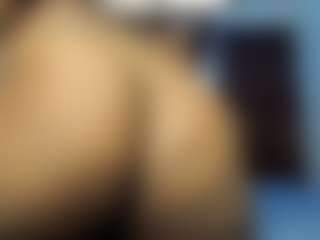 Live cam show with Paradise-Foxxx - Ebony Teen (18+) on Camsoda