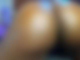 Live cam show with Paradise-Foxxx - Ebony on CamClone | united states