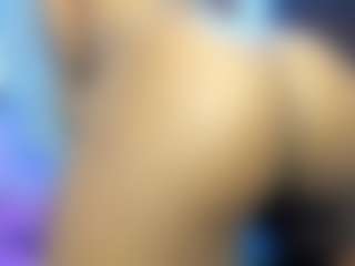 Live cam show with Paradise-Foxxx - Strip Black on CamSextacy
