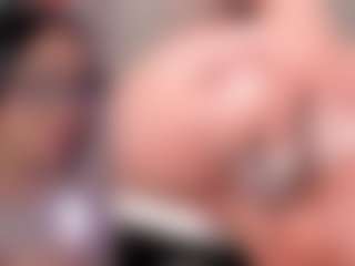 Live cam show with Zoe - Fuck Machine on Milfs Live