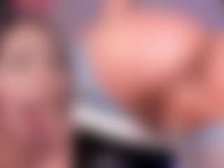 Live cam show with Zoe - Bdsm MILF on StripNow