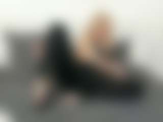 Live cam show with AdrianaRussow - Mature on Mixed Magazine Live