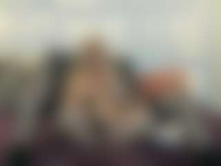 Live cam show with AdrianaRussow - Middle Aged on livesuperchat.net