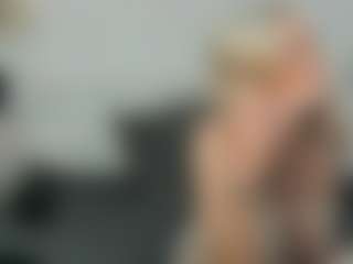 Live cam show with AdrianaRussow - Petite MILF on Dolls Live