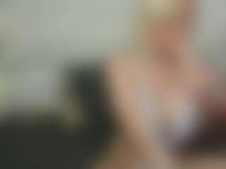 Live cam show with AdrianaRussow - Bedroom Mature on milfzrlive.com