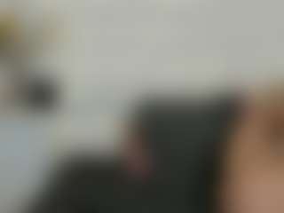 Live cam show with AdrianaRussow - Petite MILF on Camsoda